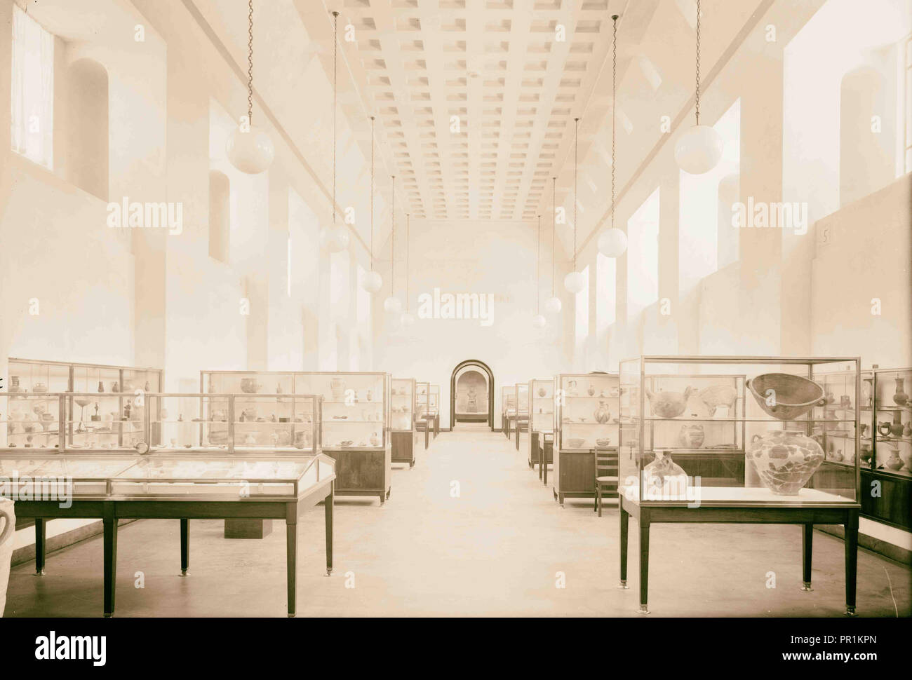 Museum (Rockefeller) Museum s. Galerie, Interior 1934, Jerusalem, Israel Stockfoto