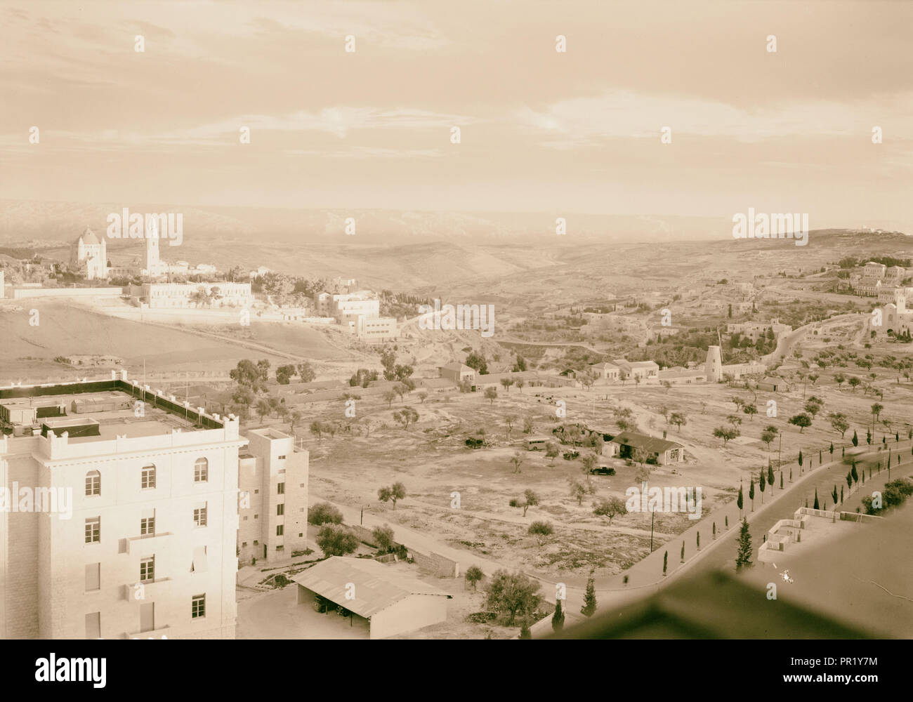 Jerusalem, Blick von 'Y' Tower, Abend, Schatten in Hinom & Licht auf Moab Bereich Übersicht Regierung Haus äußerst rechts 1934 Stockfoto