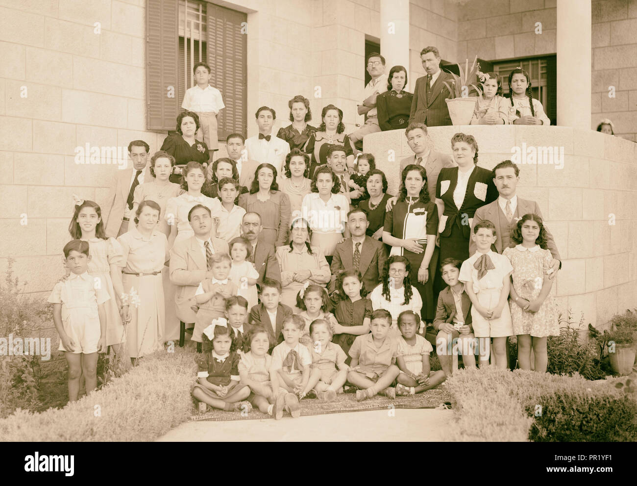 Dajani Familie Gruppen. Foto zeigt eine Verlobungsfeier mit Familienmitgliedern von Hajj Dawud Taher al-Dajani und Haffa Khadija Stockfoto