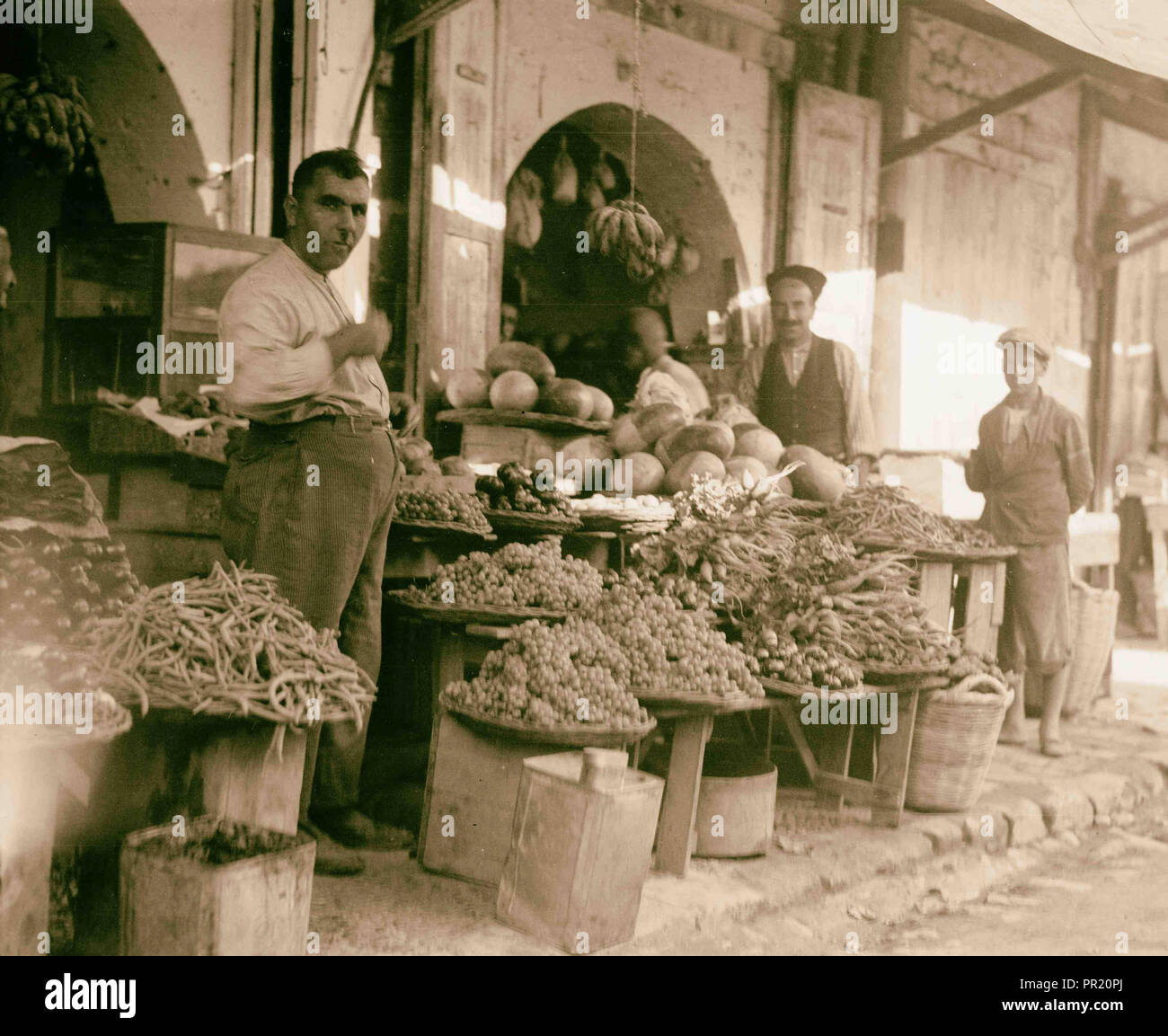 Alexandrette & Bay. Native Obst stehen. 1934, Türkei, ıskenderun, Iskenderun Stockfoto