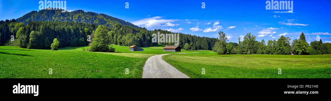 DE - Bayern: Wackersberg Landschaft unter Blomberg Berg in der Nähe von Bad Tölz (HDR-Bild) Stockfoto