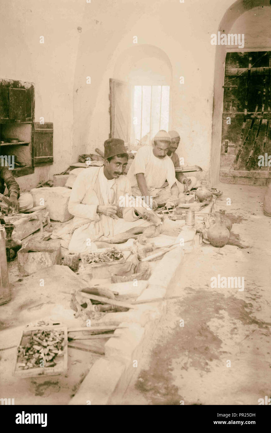 Arbeitnehmer in Perlmutt. 1900, West Bank, Bethlehem, Israel Stockfoto
