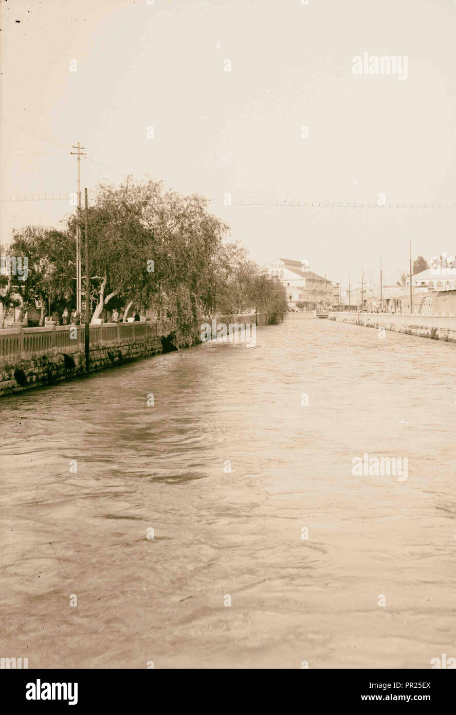 Damaskus (Esh-Sham). Fluss Abana (El-Barada). 1900, Syrien, Damaskus Stockfoto
