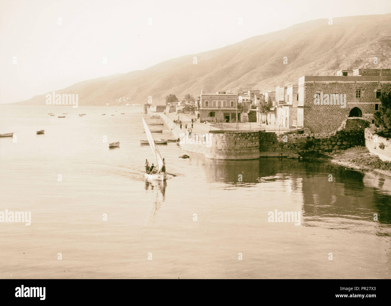 Tiberias Meer. (Mit weissem Segel Boot). 1934, Israel, Tiberias Stockfoto