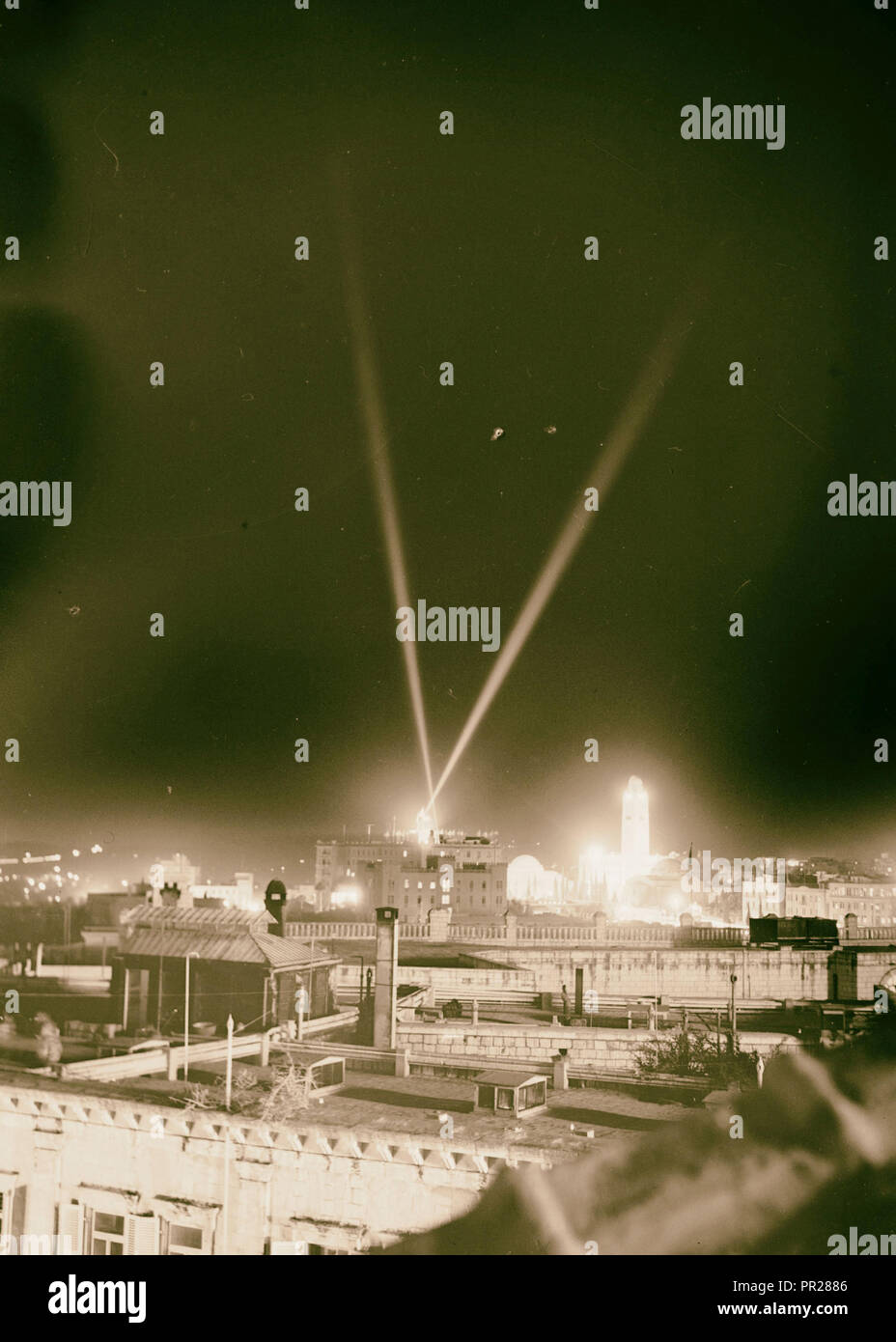 V.E. Tag, 8. Mai 1945, Nacht beleuchtung über King David Hotel & Y.M.C.A. 1945, Jerusalem, Israel Stockfoto