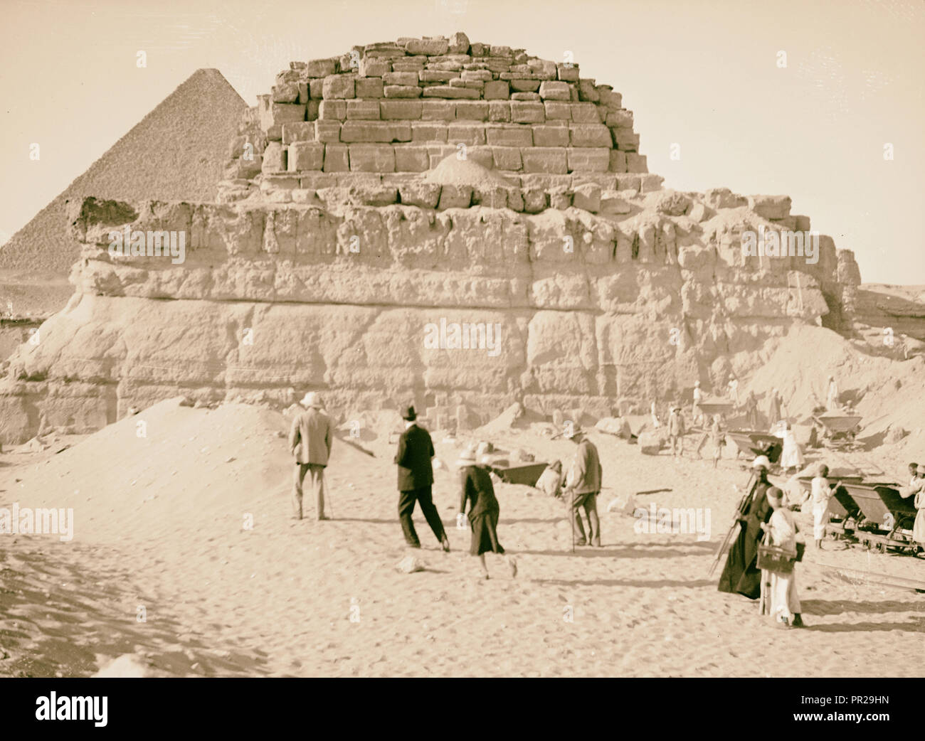 Ägypten. Die vierte Pyramide. Die Pyramide (näher ansehen). 1934, Ägypten, Jīzah, Trang Stockfoto