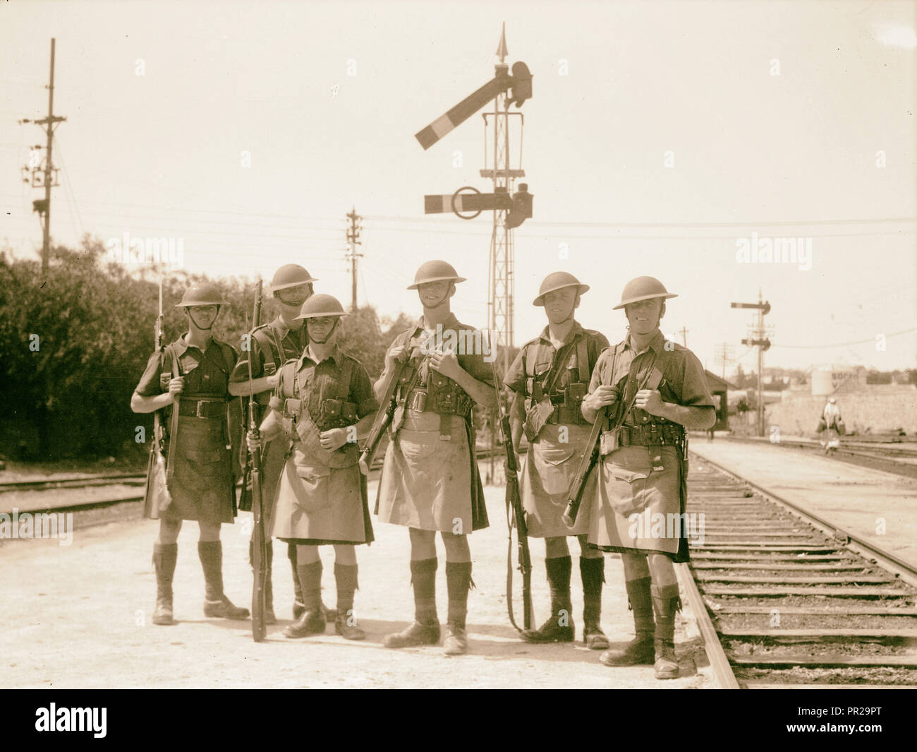 Palästina Unruhen 1936. Jaffa-Jerusalem railroad von Soldaten bewacht. 1936, Jerusalem Stockfoto