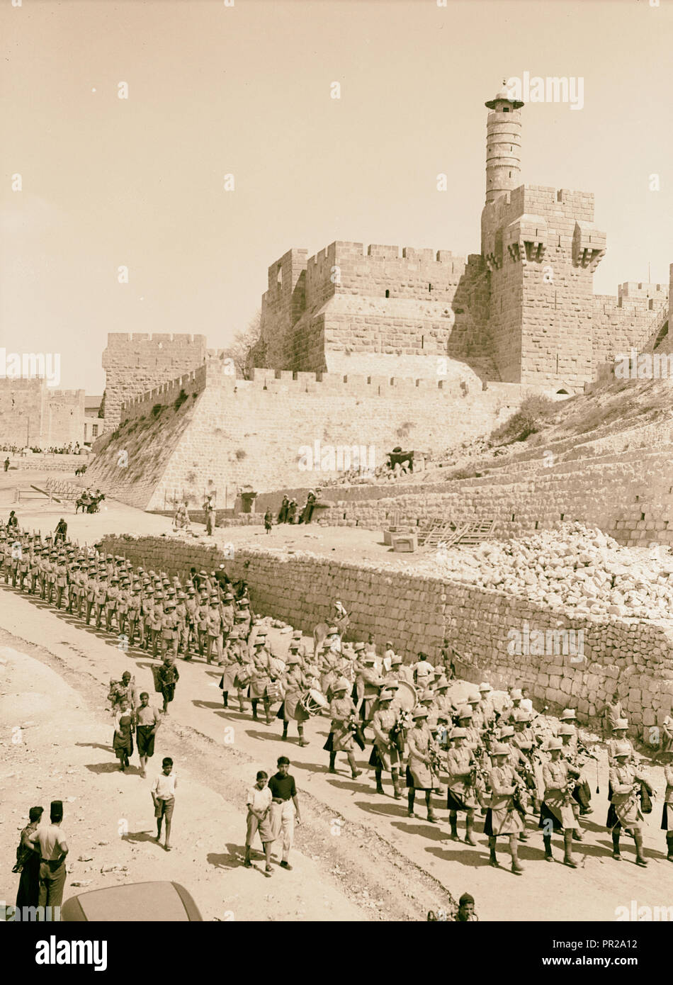 Palästina Unruhen 1936. Die Schotten Guard Parade von der Band voraus. 1936, Jerusalem Stockfoto