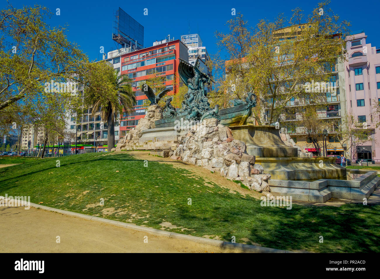 SANTIAGO, CHILE - 17. SEPTEMBER 2018: Im Hinblick auf den Deutschen Brunnen in 1912 im Parque Forestal, Santiago. Chile Stockfoto