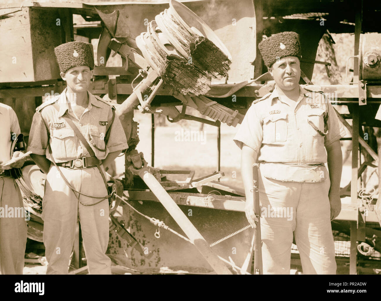 Haifa, aufgrund von terroristischen Handlungen und Maßnahmen der Regierung. Reste eines verbrannten Jüdischen Bus, etc. close-up. 1938, Israel, Haifa Stockfoto