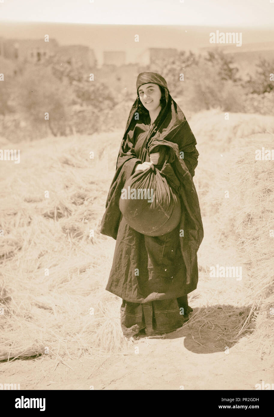 Ruth Geschichte. 'Ruth' aus, die Weizen durch "gemessene Boas' (Sirvart). 1940, im Nahen Osten, Israel und/oder Palästina Stockfoto
