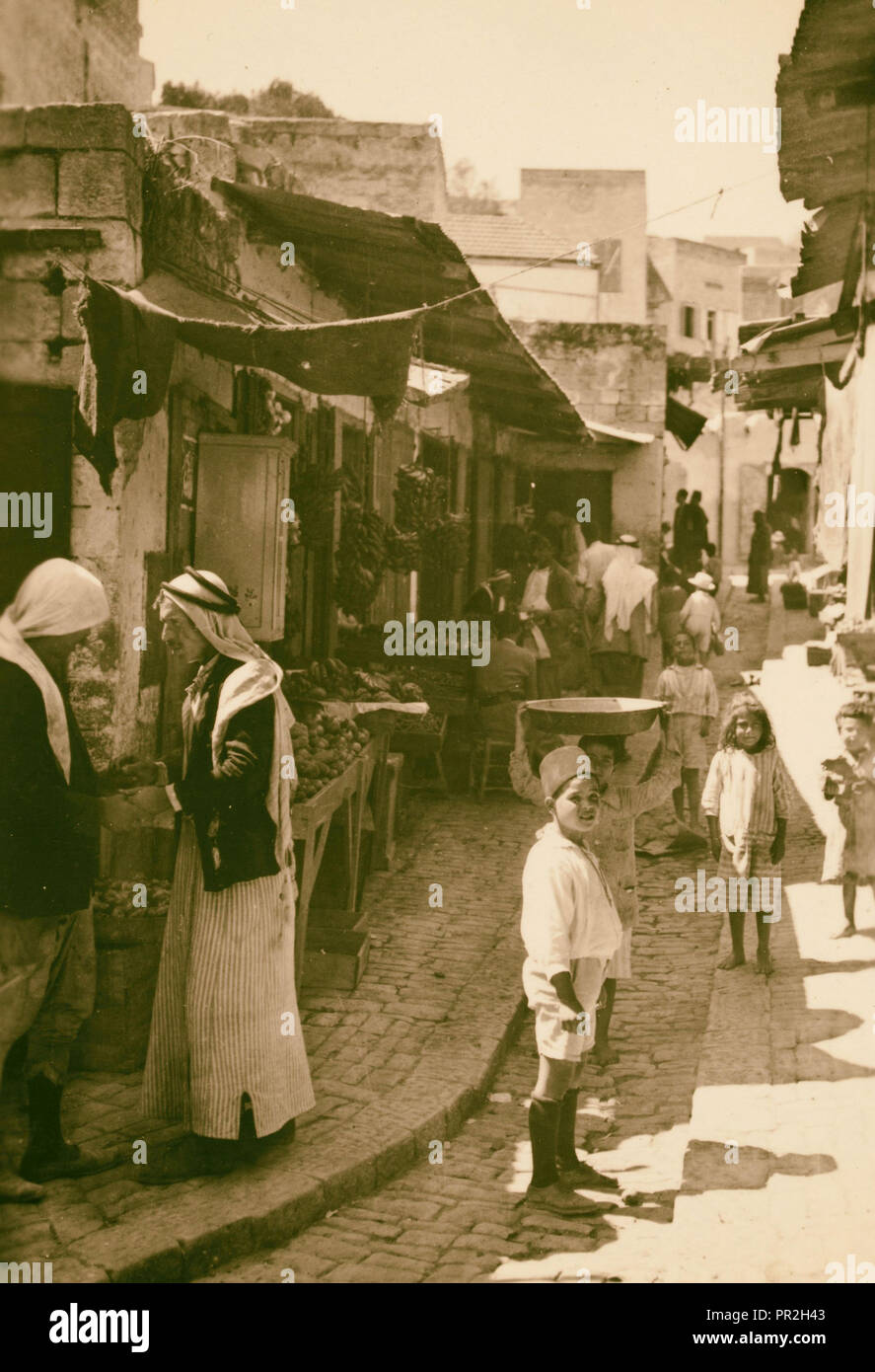 Irak. (Mesopotamien). Bagdad. Ansichten, Straßenszenen, und Typen. Moderne Moschee und der Schule. Mit dem typischen blauen Kacheln bedeckt Stockfoto
