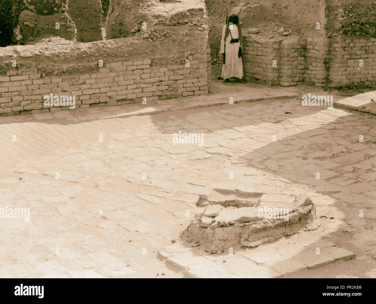 Irak. Ur. (so genannte der Chaldäer). Aufdringlich neo Babylonischen Bestattungen. 1932, Irak, Ur, ausgestorbene Stadt Stockfoto