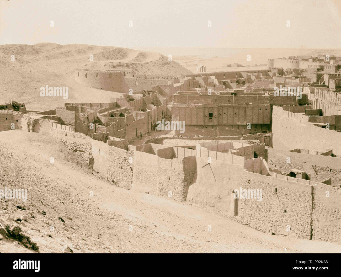 Irak. Nejaf. Erste Heilige Stadt der schiitischen Moslems [d.h. die Muslime]. Wälle und Teil der Stadt. Durch die endlosen Umgeben Stockfoto
