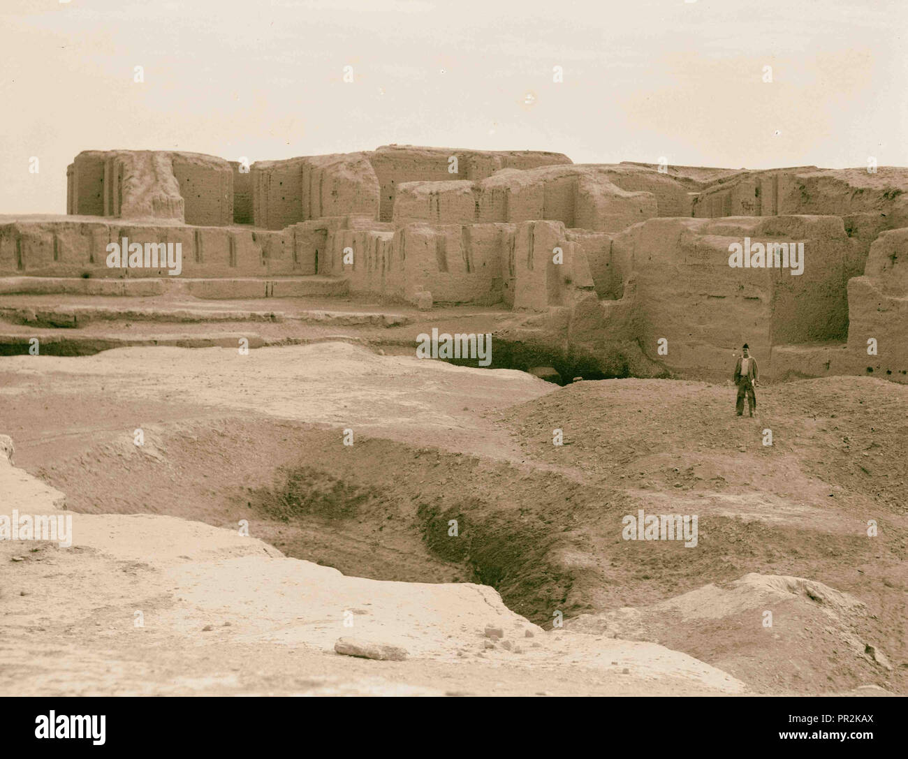 Irak. Kis. (Tel-Uhaimir). Die herrschende Stadt unmittelbar nach der Sintflut. Die antiken Ruinen. 1932, Irak, Kis Stockfoto