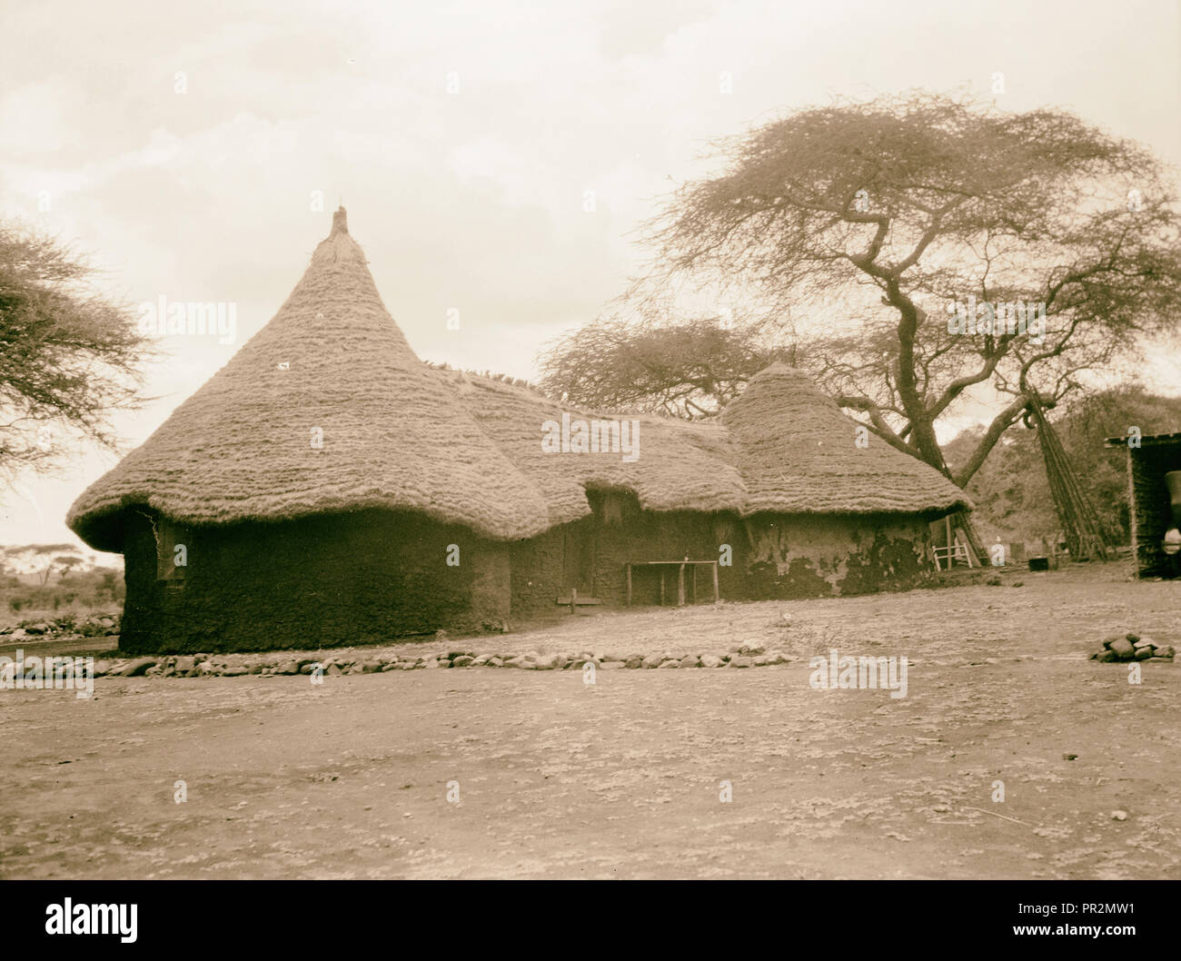 Kenia Kolonie. Namanga, südlichen Game Reserve. Typische native Hütten in Namanga. 1936, Kenia, Namanga Stockfoto