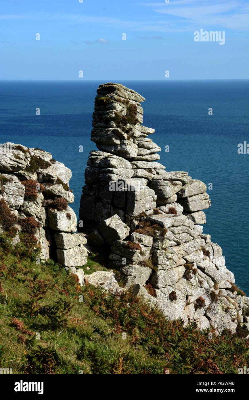 Steinerne Ruinen auf Lundy Island Großbritannien Stockfoto