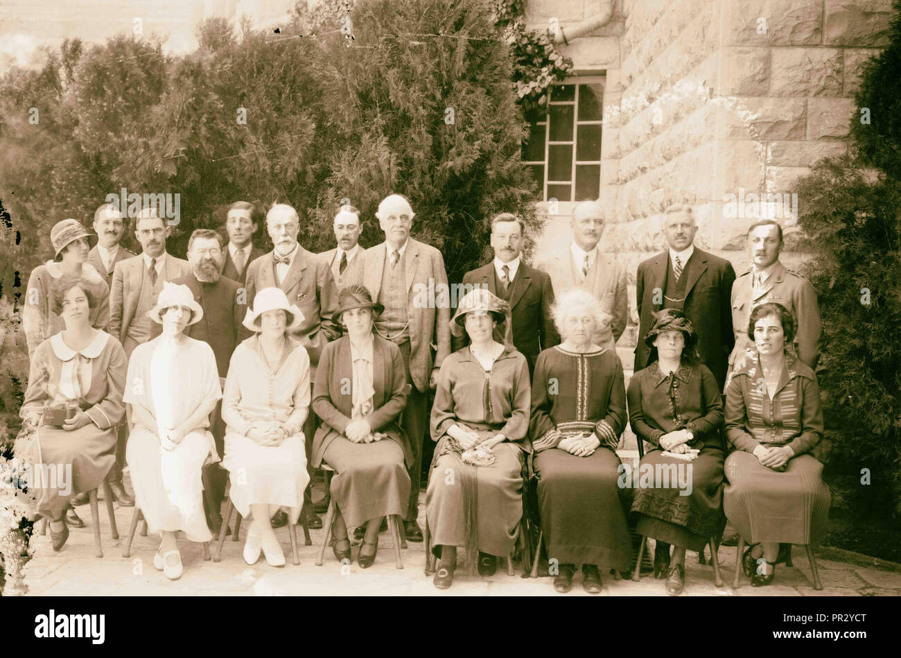 Gruppe von Delegierten der Eröffnung der Hebräischen Universität, 1925. 1925, Jerusalem, Israel Stockfoto