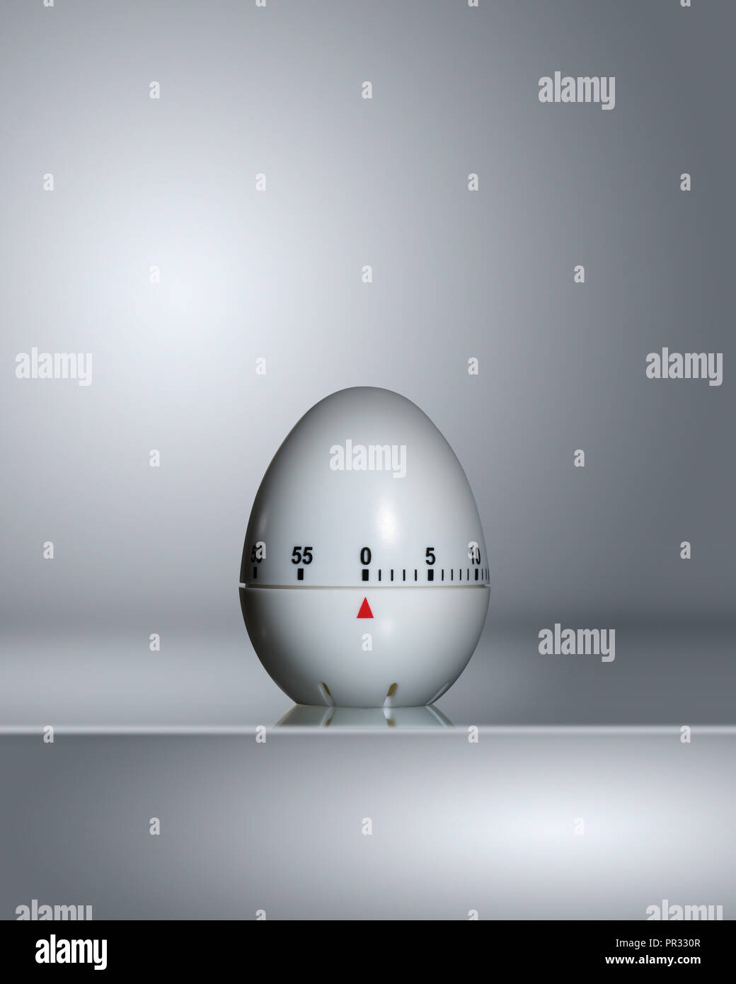Weiße Ei Timer auf 0 stellen Stockfoto