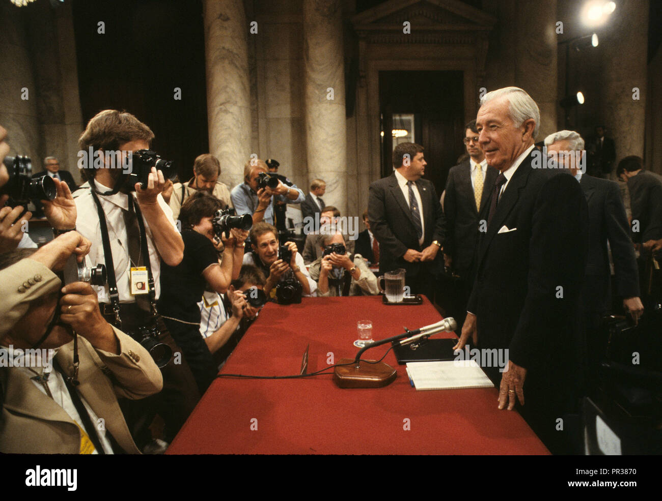 Designierten US Treasury Don Regan im Iran Contra Anhörungen im August 1987 Foto von Dennis Brack bb 24. Stockfoto