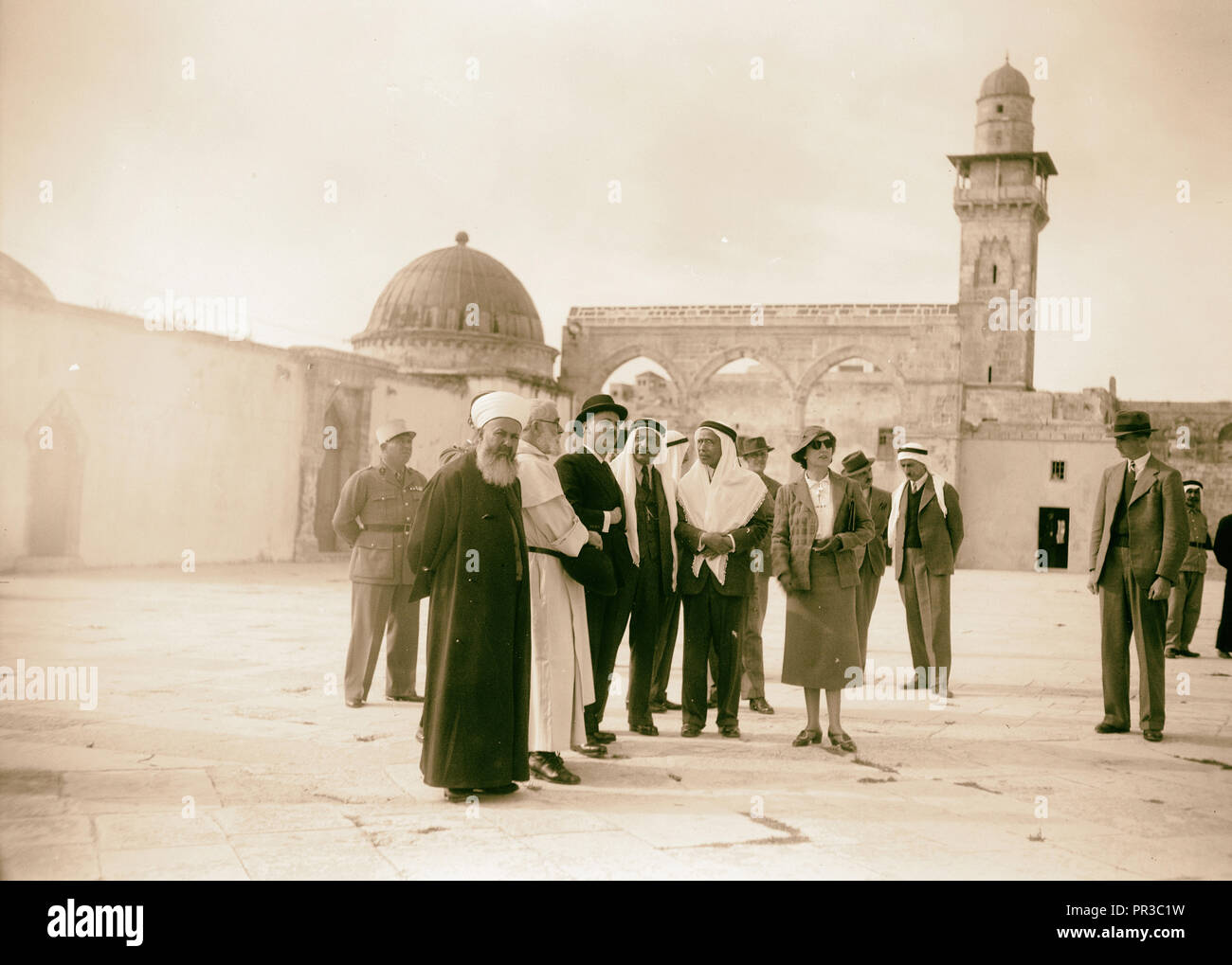 Französischen Hohen Kommissar für Syrien Besuche der Tempel in Jerusalem, 07.11.18, "39. Herr Kommissar's Party bewundern Sie die Kuppel Stockfoto