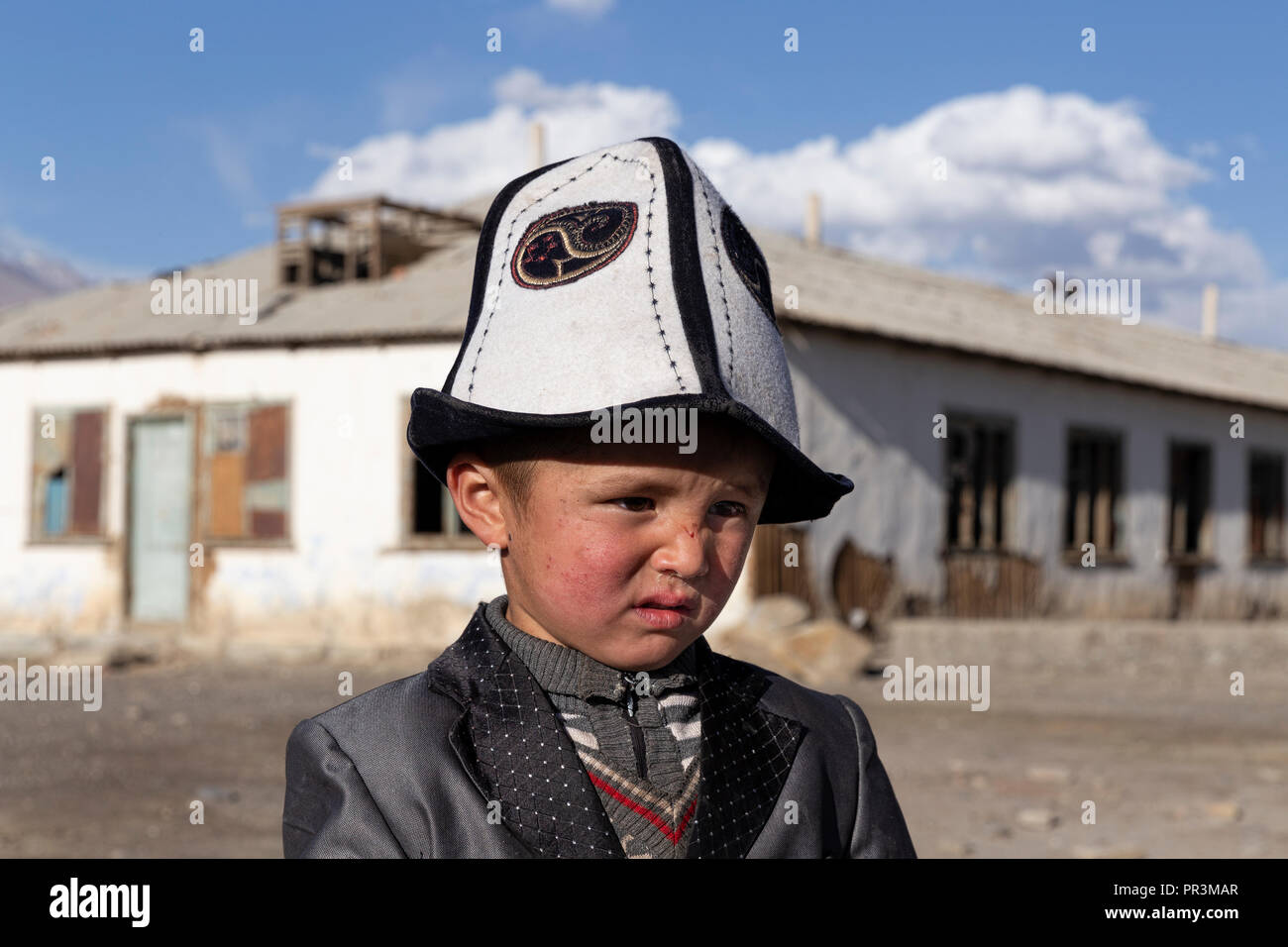 Bilder auf dem entfernten Pamir Highway, von der Kyzyl-Art Pass auf dem Weg nach Karakul See in Tajikiestan Stockfoto