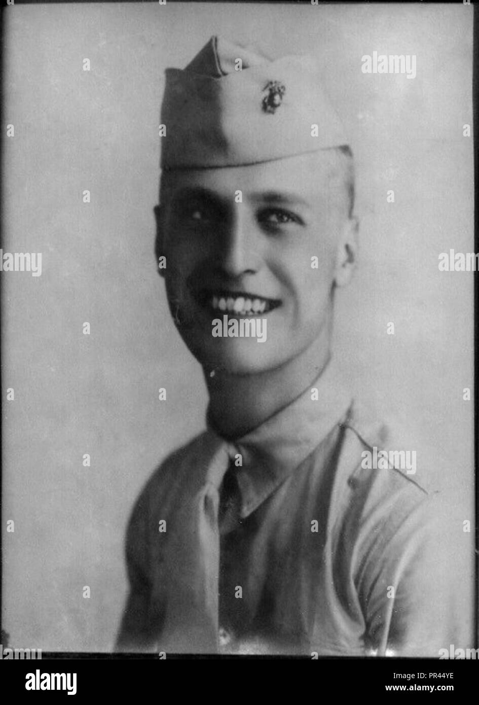 Leroys Preis Sr. Bruder, Marine Thomas Langdon Preis, war im Kampf um den Zuckerhut Hill auf Okinawa verwundet. ( Stockfoto