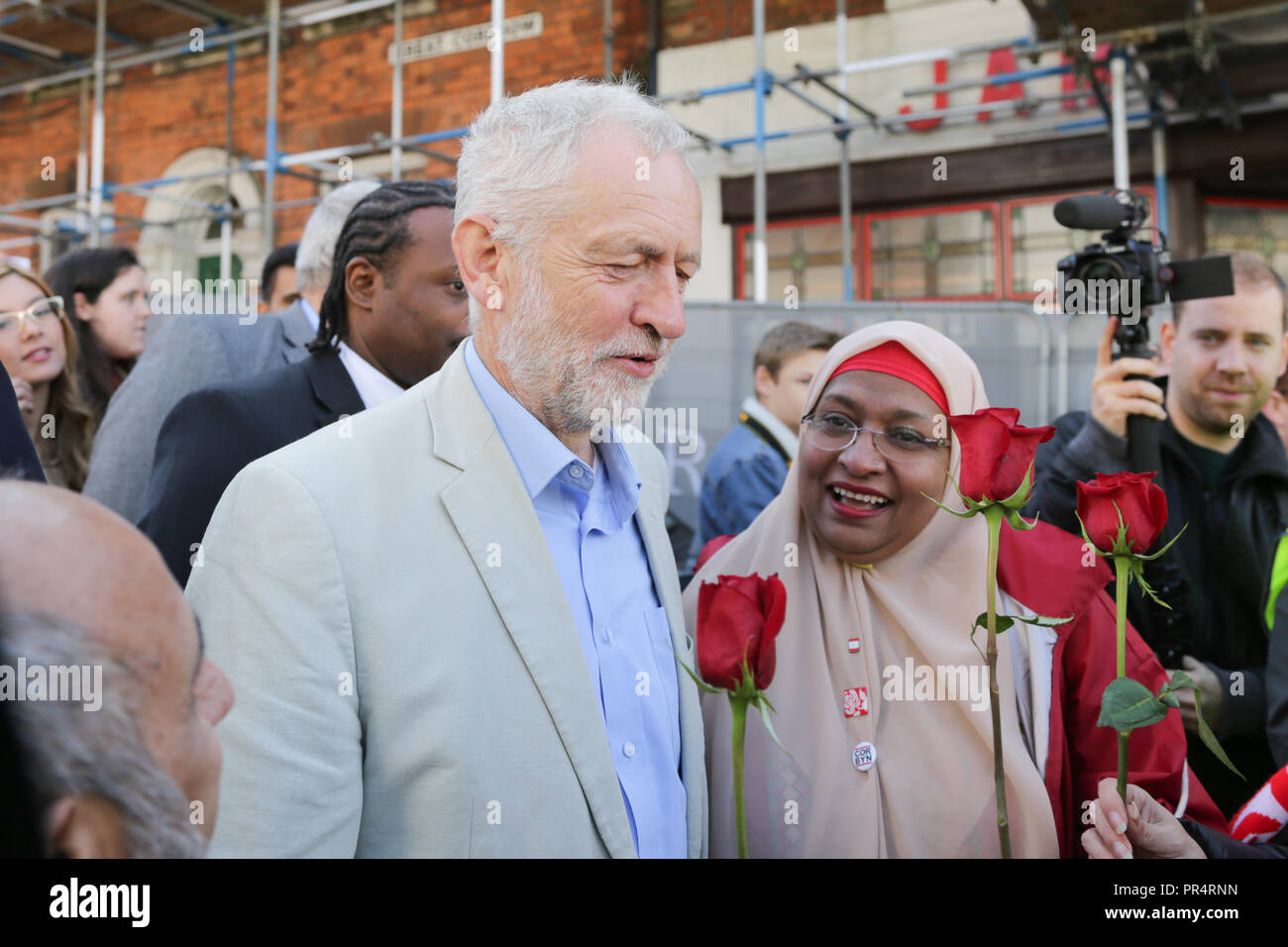 Halesowen, West Midlands, UK. 29. September 2018. Der Führer der Jeremy Corbyn kommt an einer Rallye Unterstützung für die Arbeit der Kampagne für die halesowen und Rowley Regis Wahlkreis zu gewinnen. Peter Lopeman/Alamy leben Nachrichten Stockfoto