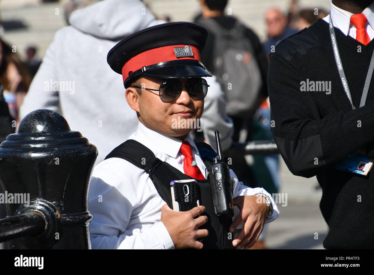 London, Großbritannien. 29. September 2018. Nur über etwa 20 weit - rechte Islamophobie Demonstration gegen die Burka mock mit das Tragen von Burka auf dem Trafalgar Square, London, UK. 29. September 2018. Bild Capital/Alamy leben Nachrichten Stockfoto