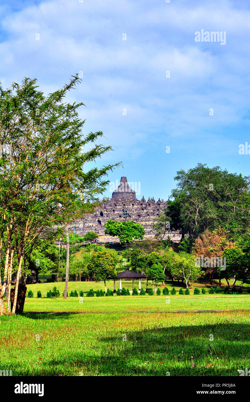 Garten von Borobudur Tempel ist ein Reiseziel in Asien, genauer in Zentral-java, Yogyakarta, Indonesien. Stockfoto