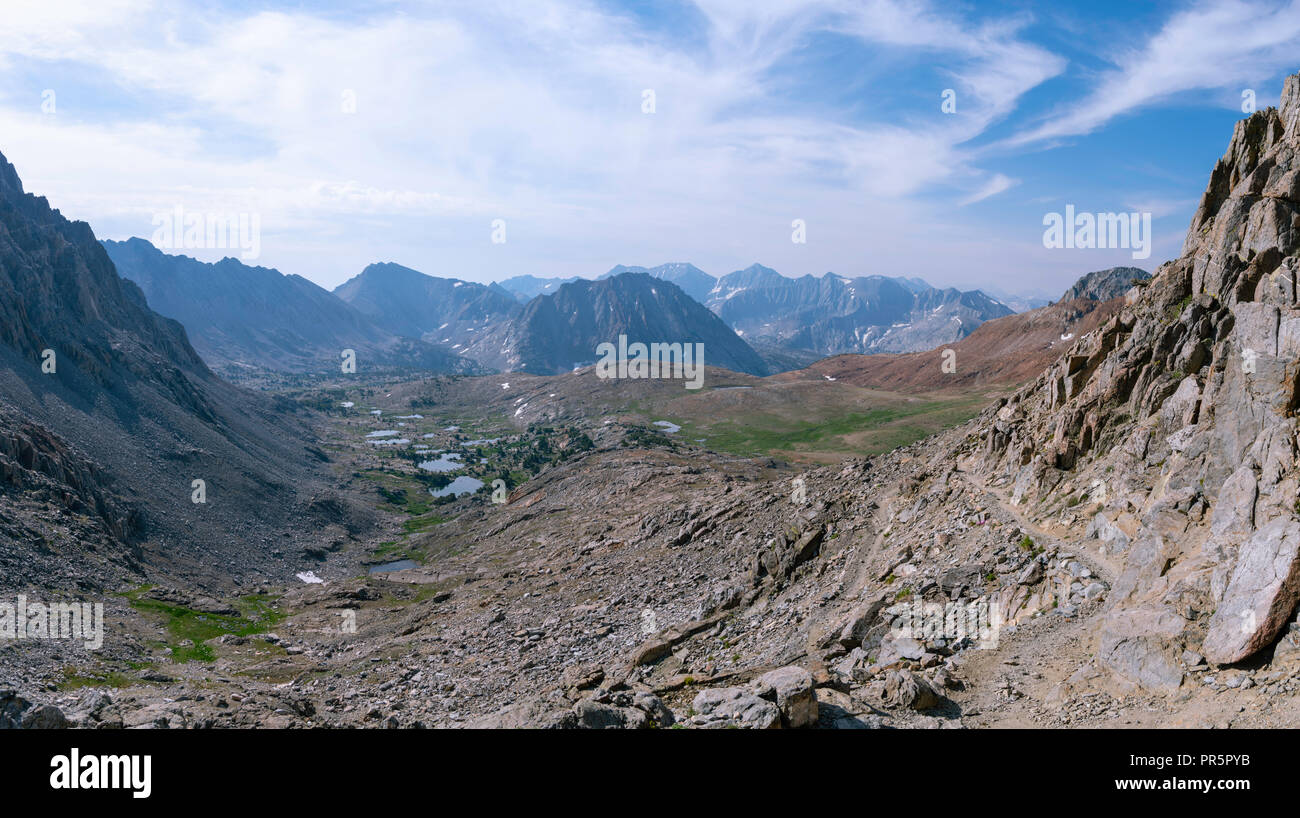 Hohe Betrachtungswinkel im Süden von pinchot Pass. John Muir Trail/Pacific Crest Trail; Sequoia Kings Canyon Wilderness; Kings Canyon National Park; Sie Stockfoto