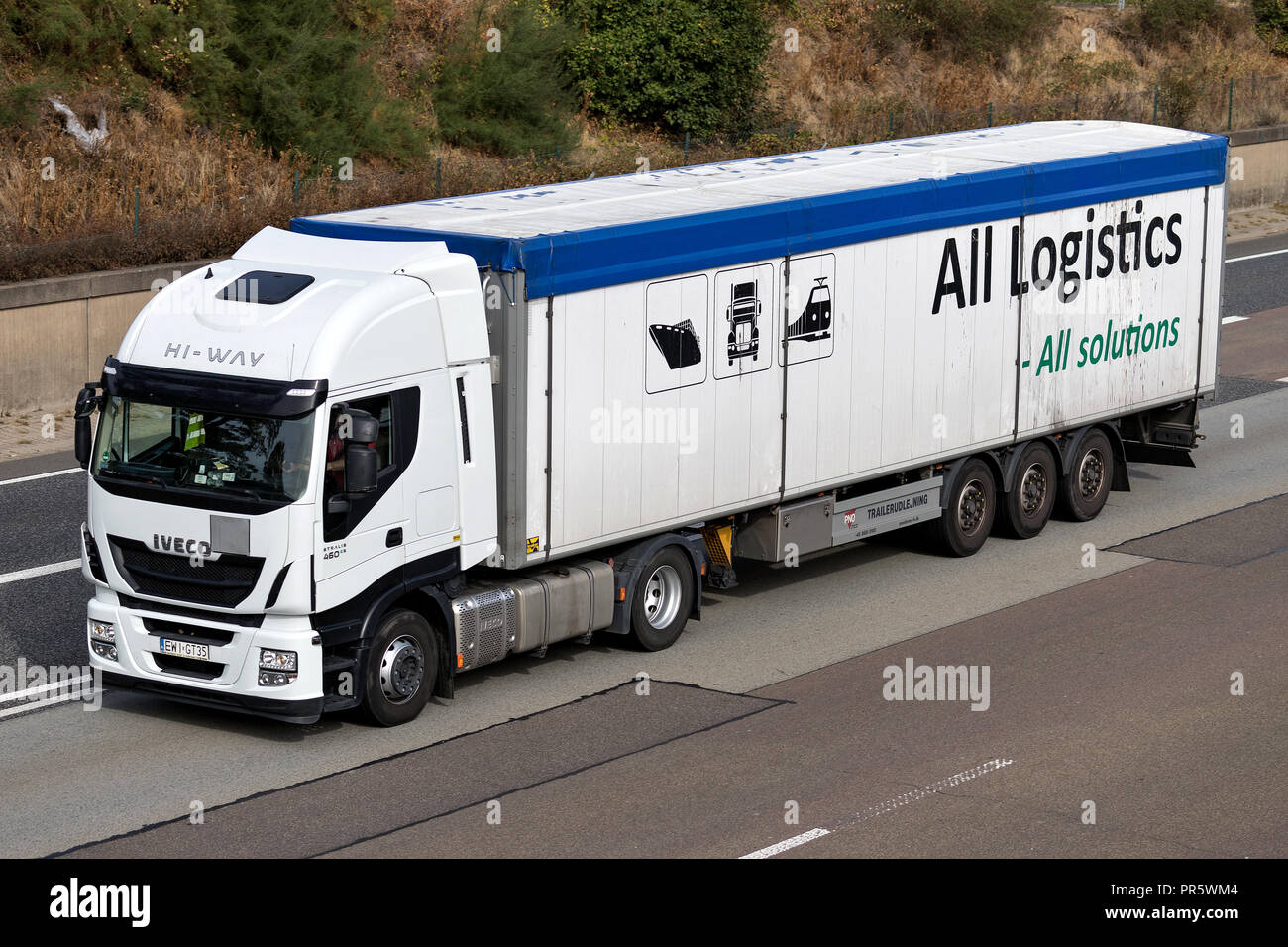 Alle Logistik LKW auf der Autobahn. Dänisch alle Logistics A/S im Jahr 2012 gegründet wurde. Stockfoto