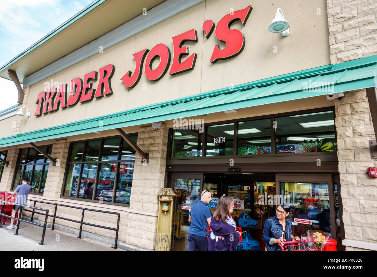 Handler Joe Supermarkt Supermarkt Lebensmittel Stockfotos Und Bilder Kaufen Alamy