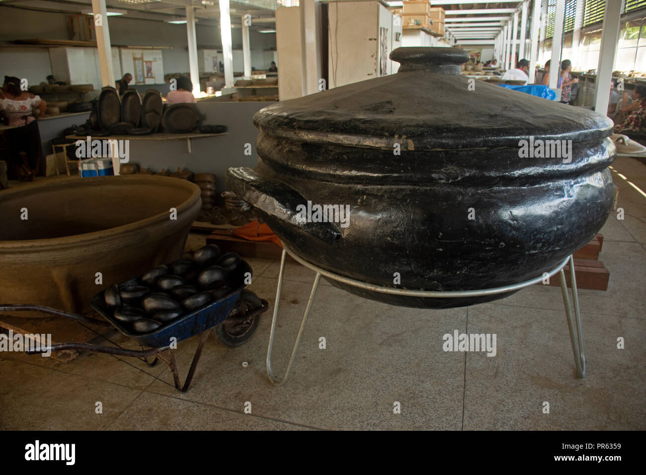Riesigen irdenen Topf, Paneleiras Association, Vitoria, Espirito Santo, Brasilien Stockfoto