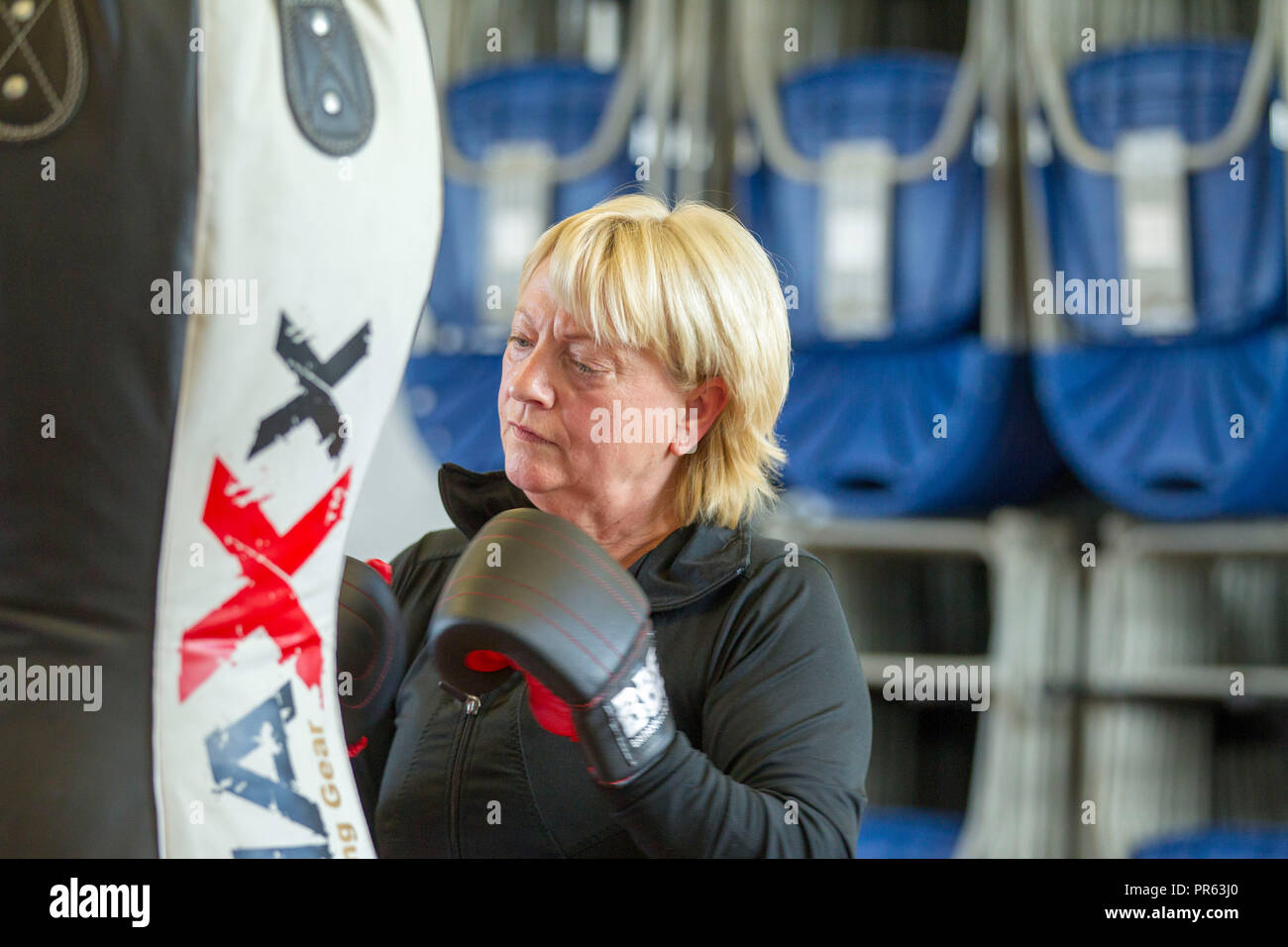 Mädchen und Frauen Boxtraining Stockfoto