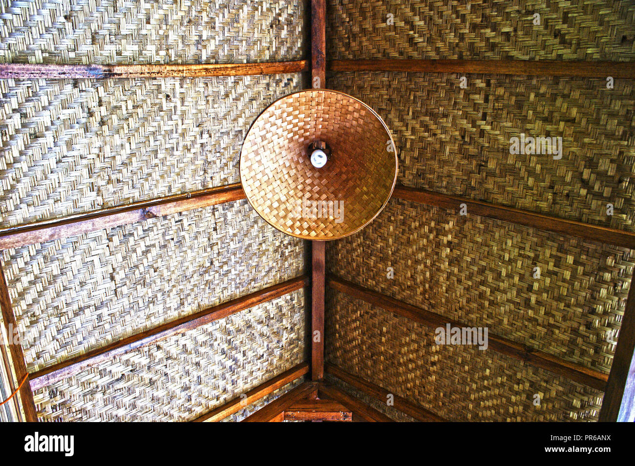 Bambus Dach, Abstrak, Interieur, asep Stroberi, Tasikmalaya, West Java, Indonesien Stockfoto