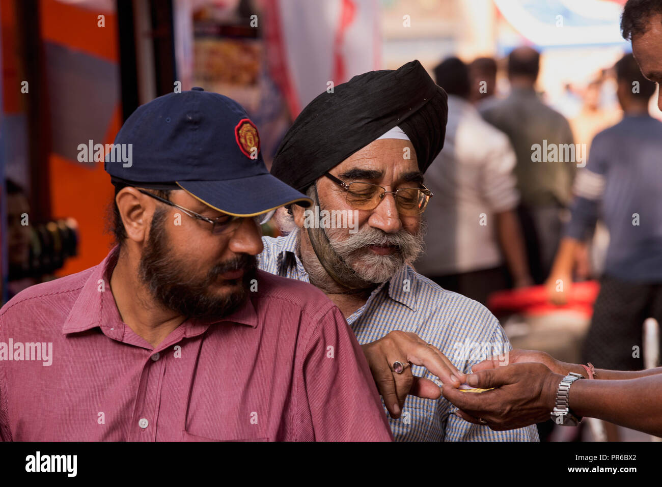 Sikhs, Fügen, Göttin Sikhs, Fügen, Göttin Durga, Gottesdienst, Rituale, keine-18. Durga, Gottesdienst, Rituale,,, Kolkata, Indien. Stockfoto