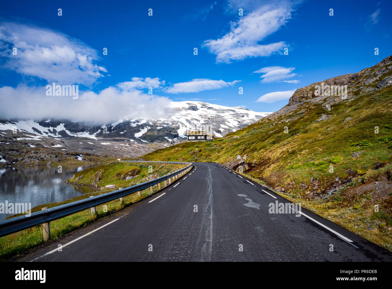 Bergstraße in Norwegen. Stockfoto