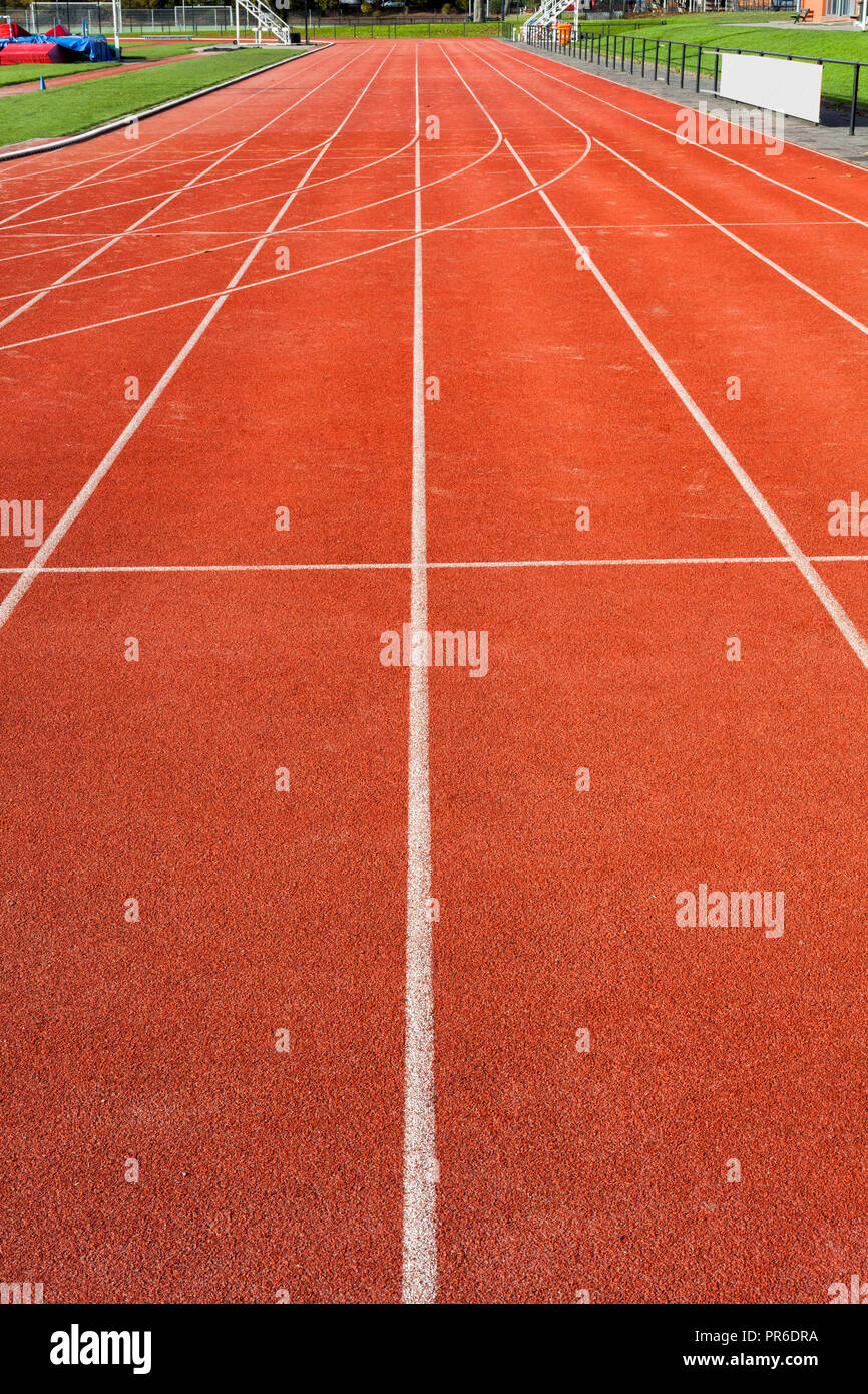 Leichtathletikanlage auf dem öffentlichen Stadion in den Niederlanden Stockfoto