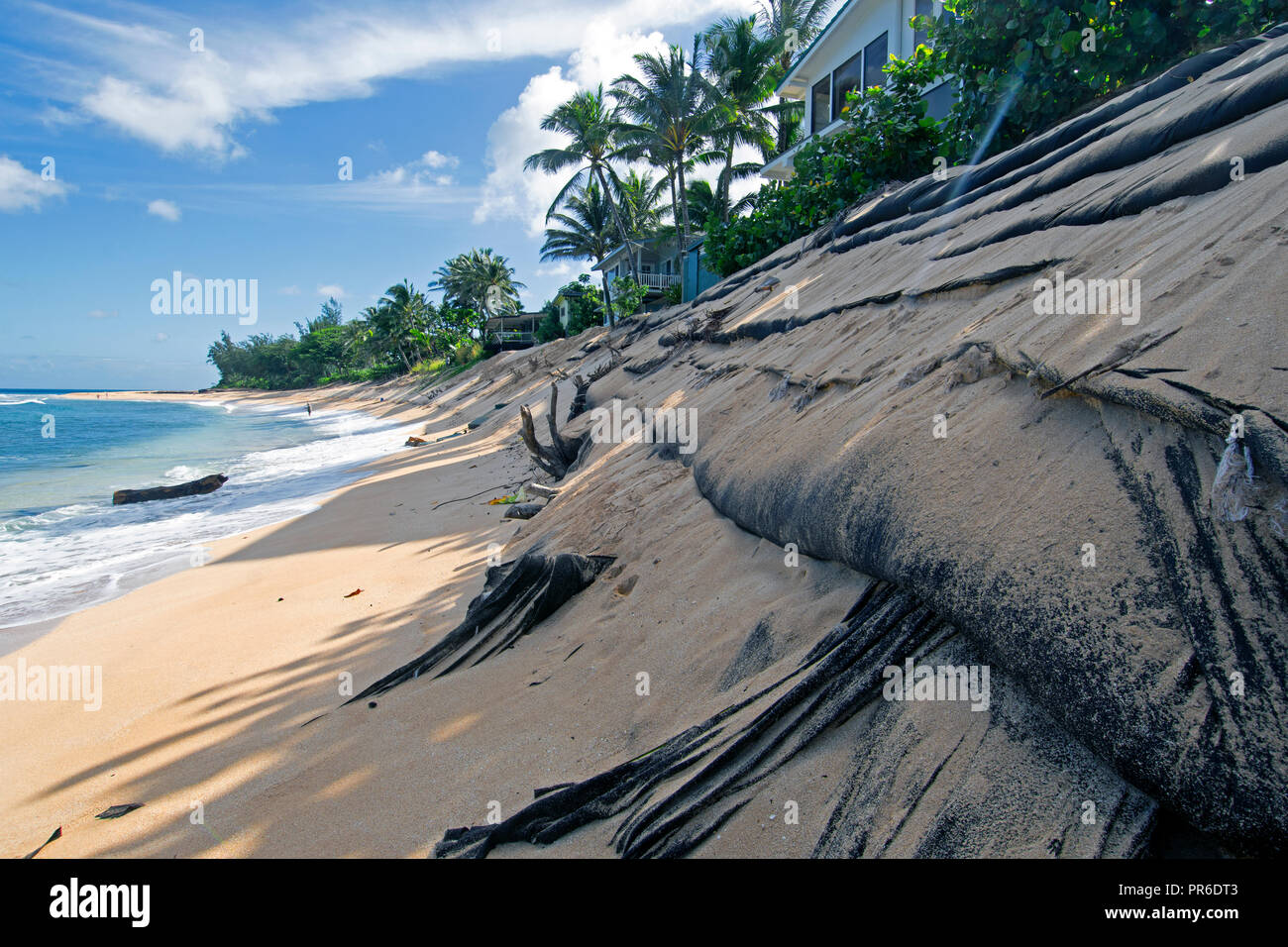 Schwere Strand Erosion in Ehukai Beach oder Banzai Pipeline, North Shore von Oahu, Hawaii, USA Stockfoto