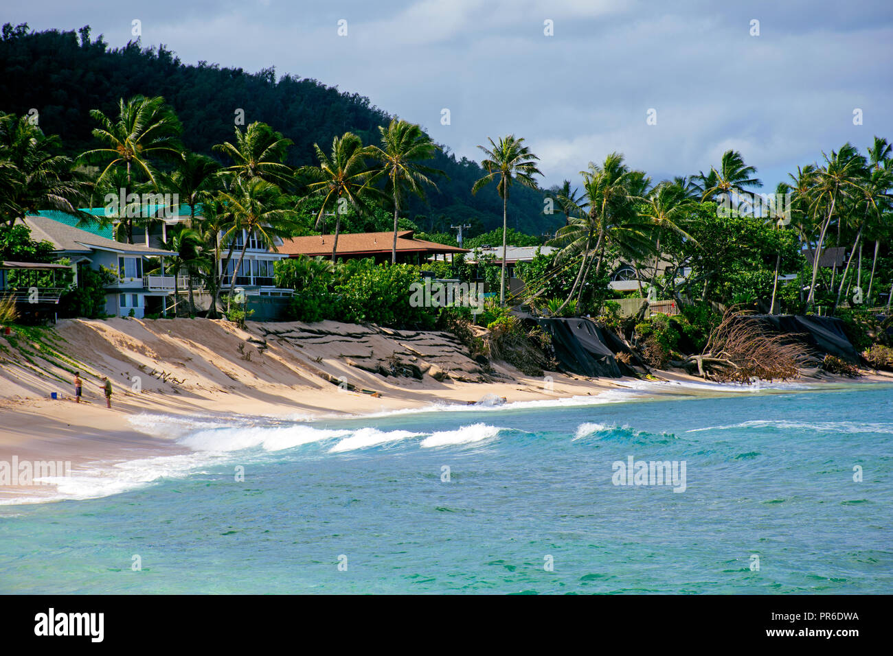 Schwere Strand Erosion in Ehukai Beach oder Banzai Pipeline, North Shore von Oahu, Hawaii, USA Stockfoto