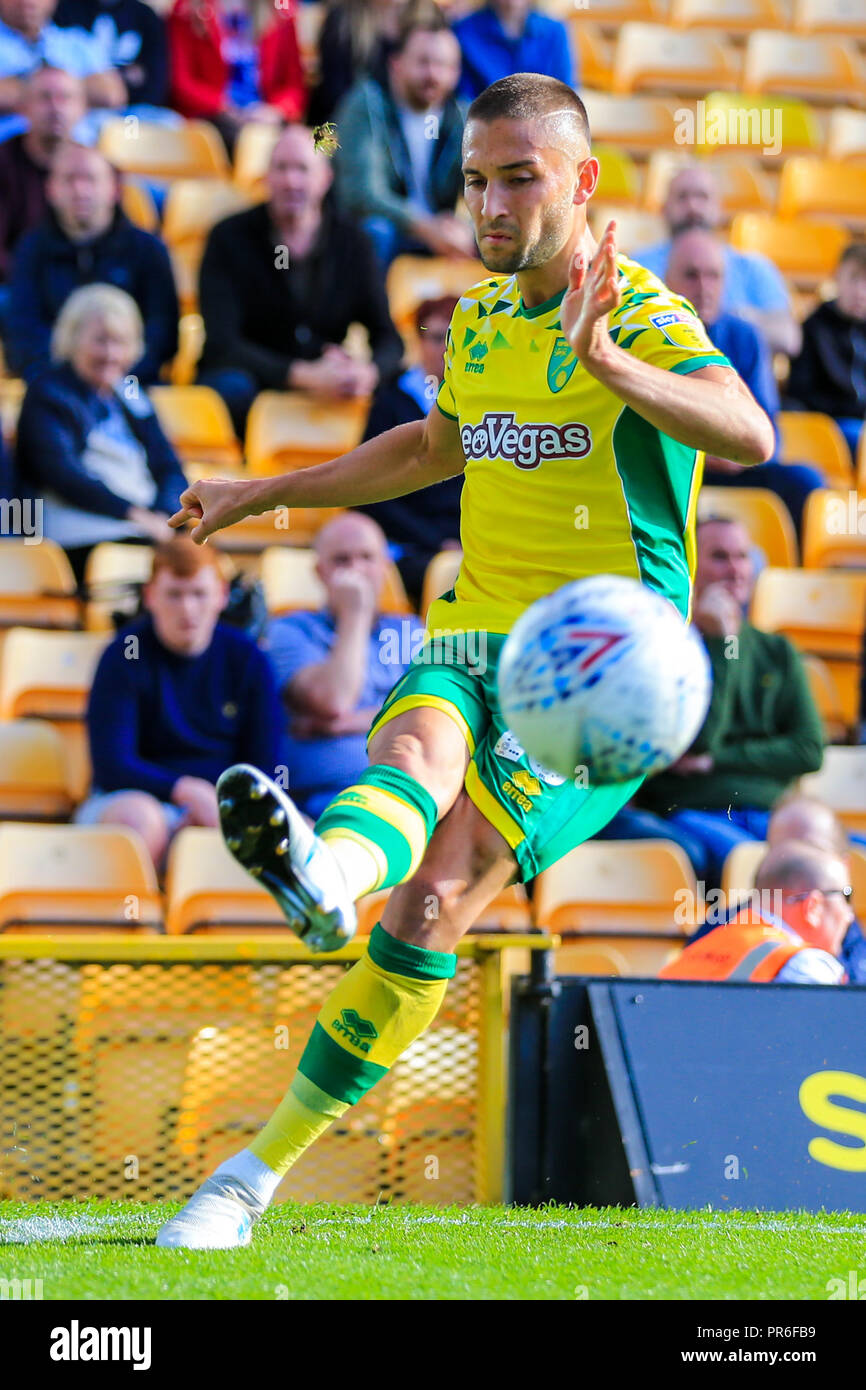 29. September 2018, Carrow Road, Norfolk, England; Sky Bet Meisterschaft, Norwich City v Wigan Athletic; Moritz Leitner (10) von Norwich City nimmt einen Eckball. Credit: Georgie Kerr/News Bilder der Englischen Football League Bilder unterliegen DataCo Lizenz Stockfoto