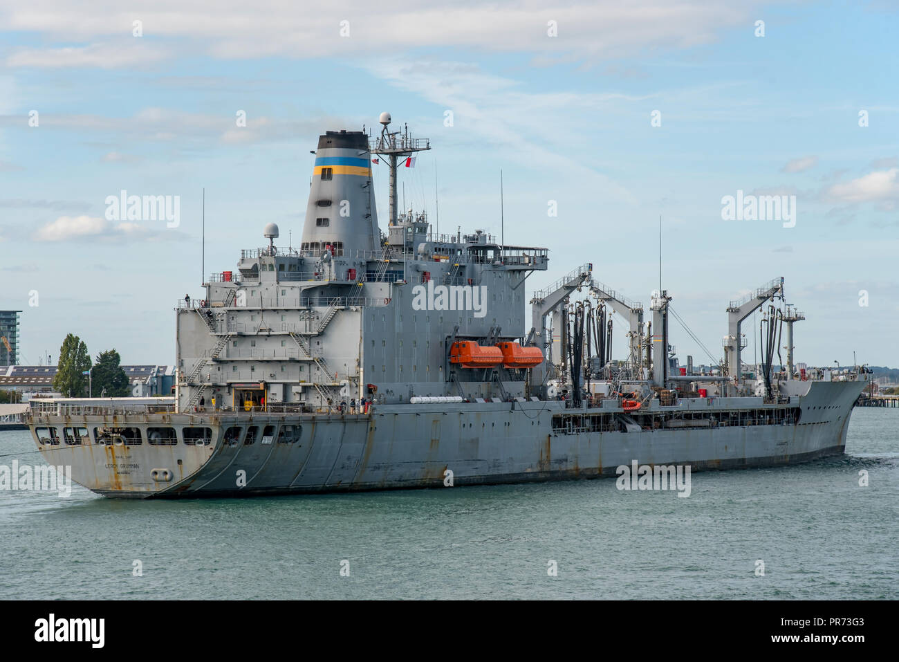 Der United States Navy auxiliary Auffüllung tanker USNS Leroy Grumman (T-AO 195) in Portsmouth, Großbritannien am 28. September 2018 eingehen. Stockfoto