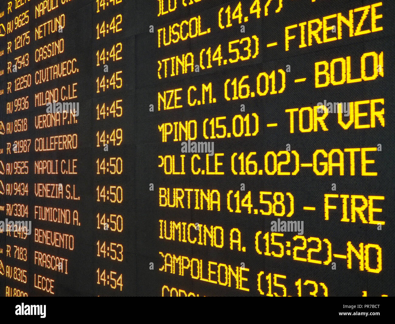 Zeitplan für das Display led-technologie Bahnhof Stockfoto