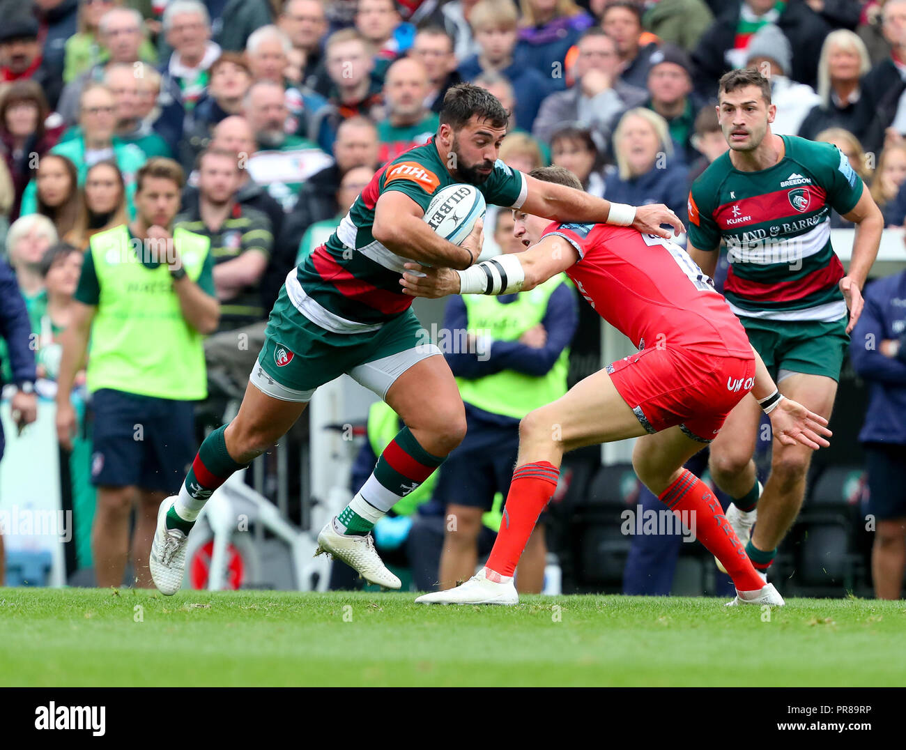 Leicester, Großbritannien. 30. September 2018. Gareth Owen (Leicester Tigers) auf die Ladung während der gallagher Premiership Rugby Match zwischen Leicester Tigers und Verkauf Scherben rfc am Welford Road Stadium, Leicester gespielt. © Phil Hutchinson/Alamy leben Nachrichten Stockfoto