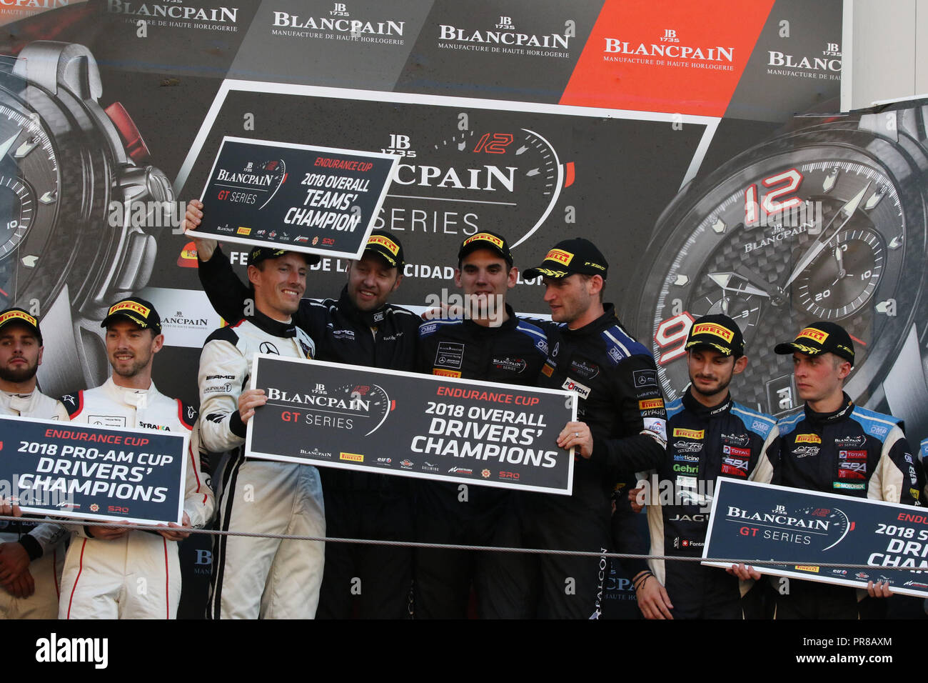 Barcelona, Spanien. 30 Sep, 2018. 2018 ocerall Champions Mercedes-AMG Team BLACK FALCON Mercedes-AMG GT3 mit Fahrer Maro Engel, Luca Stolz & Yelmer Buurman während der Runde 10 - Blancpain GT Serie Endurance Cup am Circuit de Barcelona-Catalunya, Barcelona, Spanien am 30. September 2018. Foto von Jurek Biegus. Nur die redaktionelle Nutzung, eine Lizenz für die gewerbliche Nutzung erforderlich. Credit: UK Sport Pics Ltd/Alamy leben Nachrichten Stockfoto