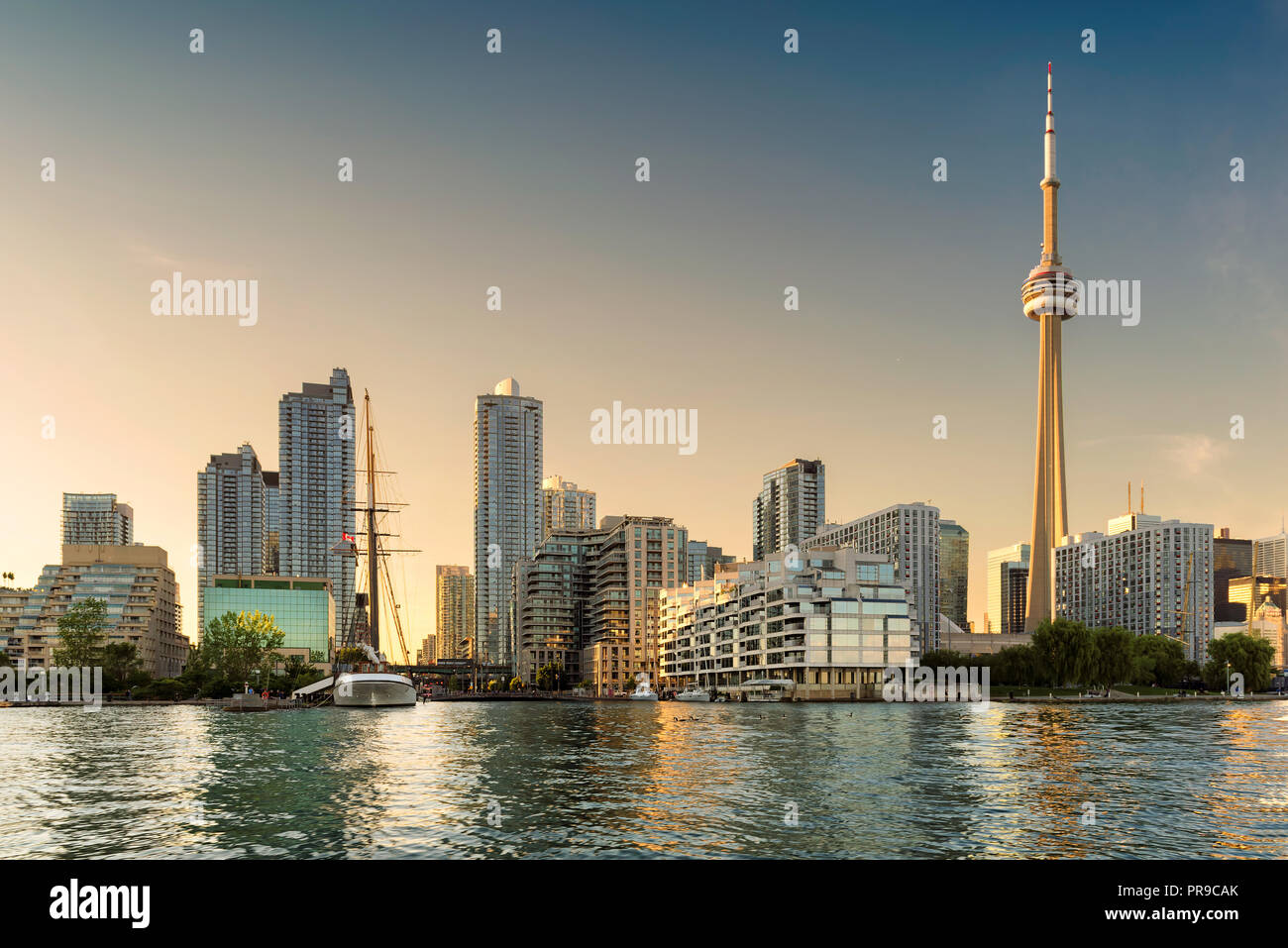 Toronto Downtown bei Sonnenuntergang Stockfoto