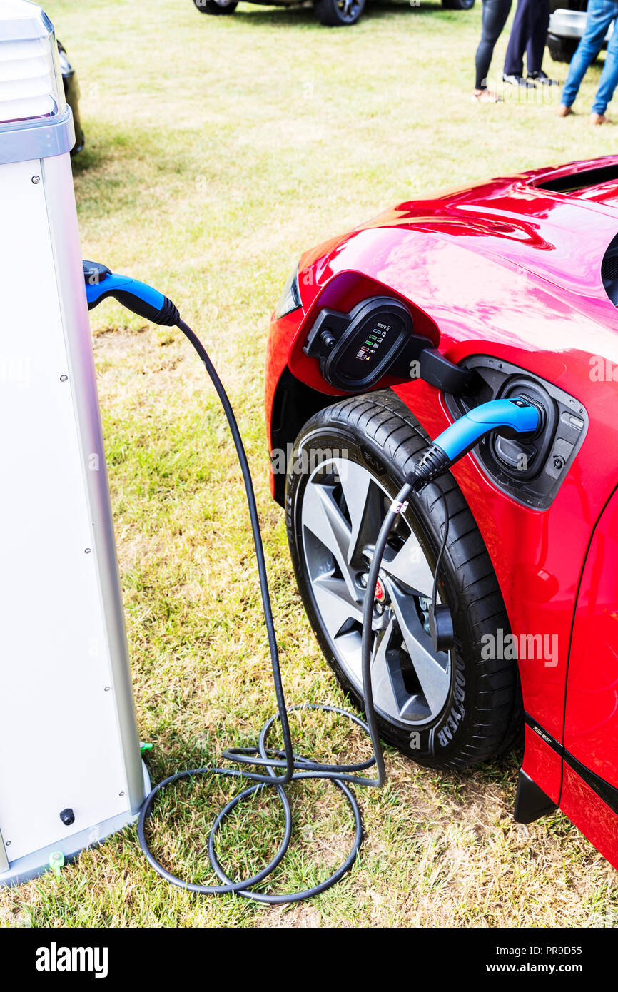 Elektroauto Aufladepunkt, das Laden von Elektrofahrzeugen, Auto Charging Pod, Elektroautos, Plug