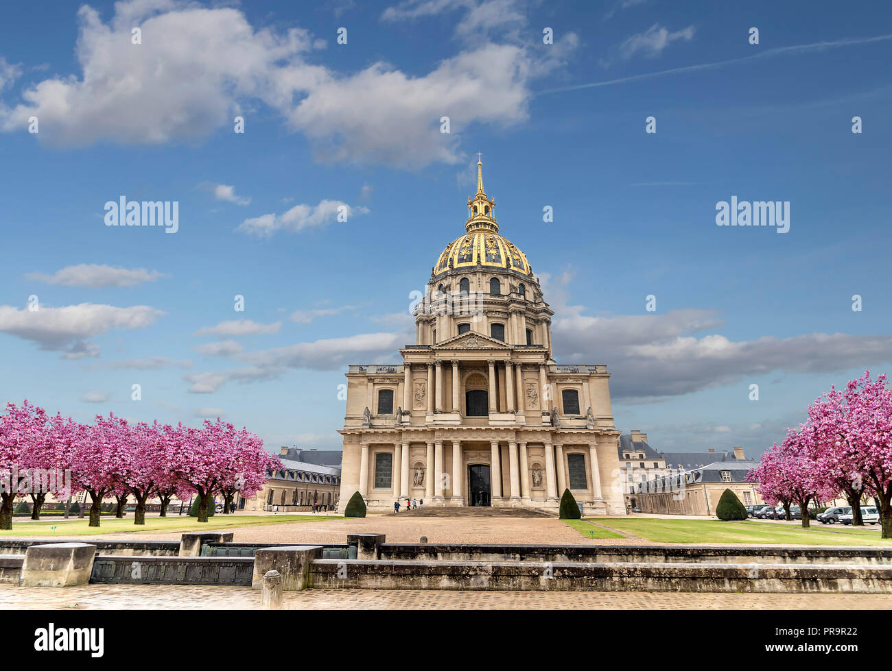 Les Invalides (Nationale Residenz der Invaliden)-Komplex mit Museen und Monumente in Paris, Frankreich. Les Invalides ist die Grabstätte für einige der F Stockfoto