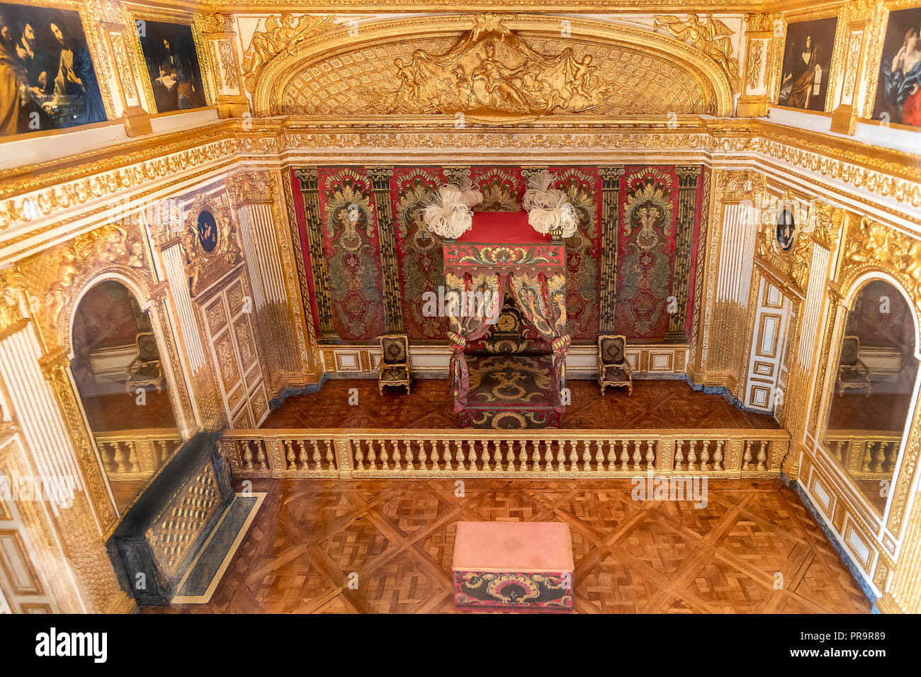Welcher Palast Hat Die Meisten Zimmer Kings room -Fotos und -Bildmaterial in hoher Auflösung – Alamy